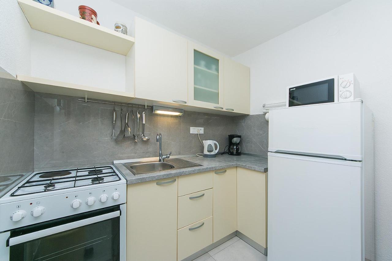 Apartments By The Sea Brela, Makarska - 20778 Exterior foto