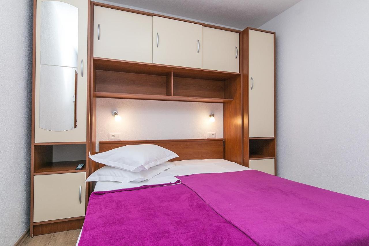 Apartments By The Sea Brela, Makarska - 20778 Exterior foto