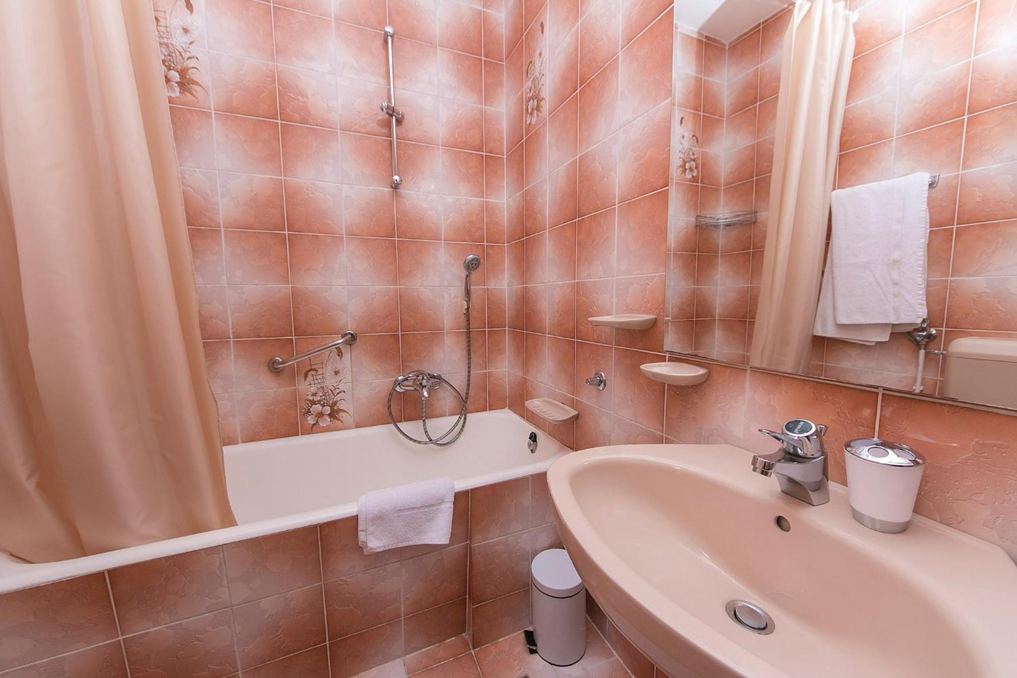 Apartments By The Sea Brela, Makarska - 20778 Habitación foto
